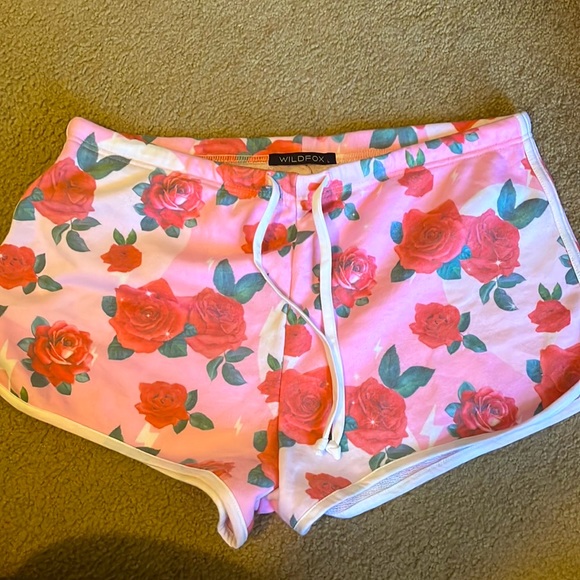 Wildfox roses pool party shorts - Picture 2 of 4